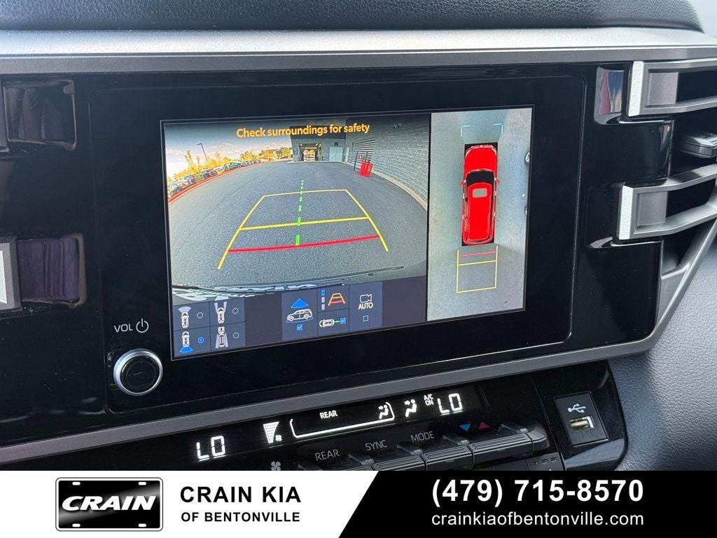 2025 Toyota Sequoia SR5 - 4WD / CLEAN CARFAX / ONE OWNER