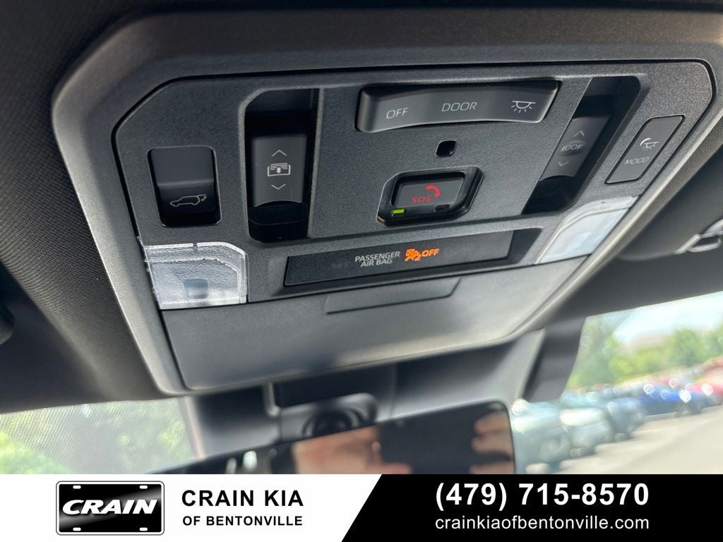 2026 Toyota Sequoia Platinum - 4WD / PANORAMIC SUNROOF / ONE OWNER