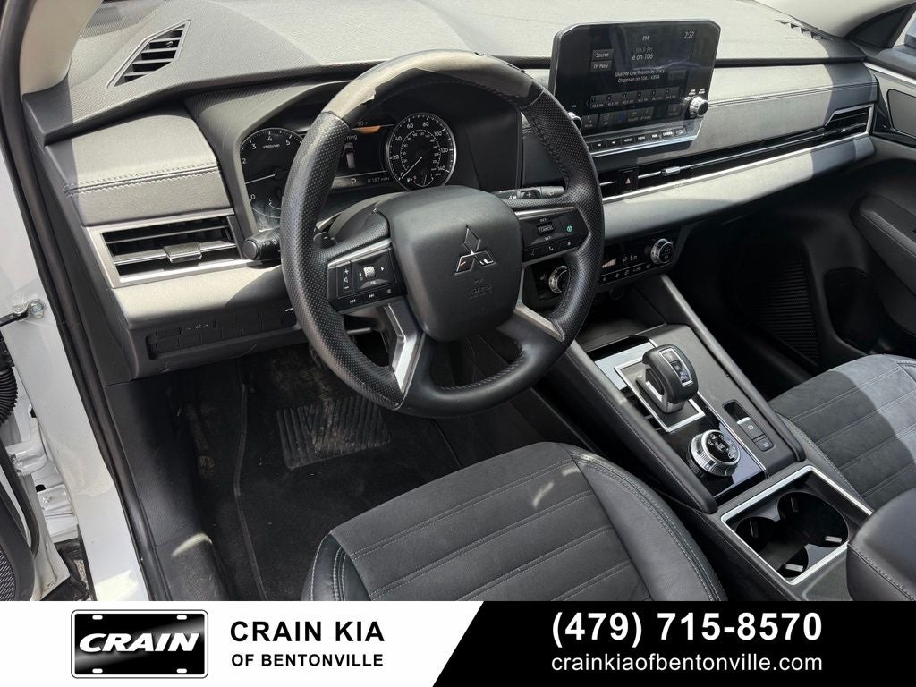 2022 Mitsubishi Outlander SE - 4WD / CLEAN CARFAX