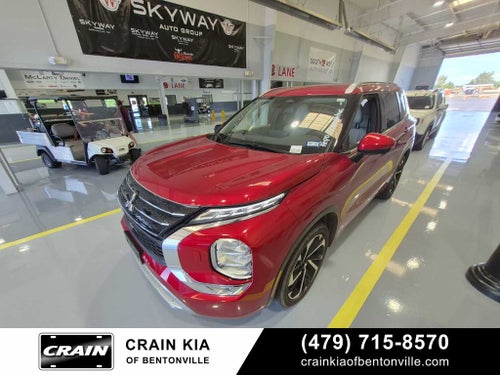 2023 Mitsubishi Outlander SEL - 4WD / CLEAN CARFAX