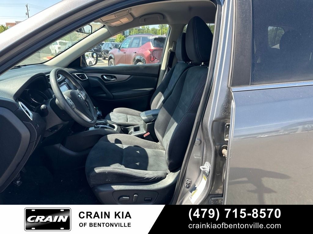 2016 Nissan Rogue SV - AWD / CLEAN CARFAX