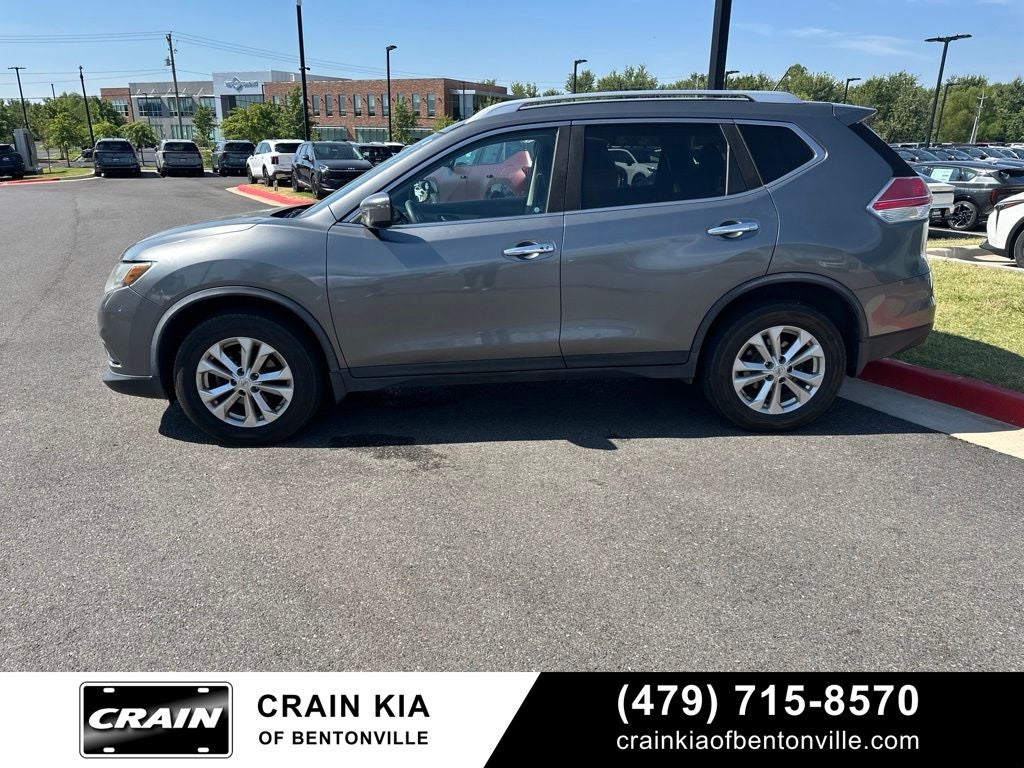 2016 Nissan Rogue SV - AWD / CLEAN CARFAX