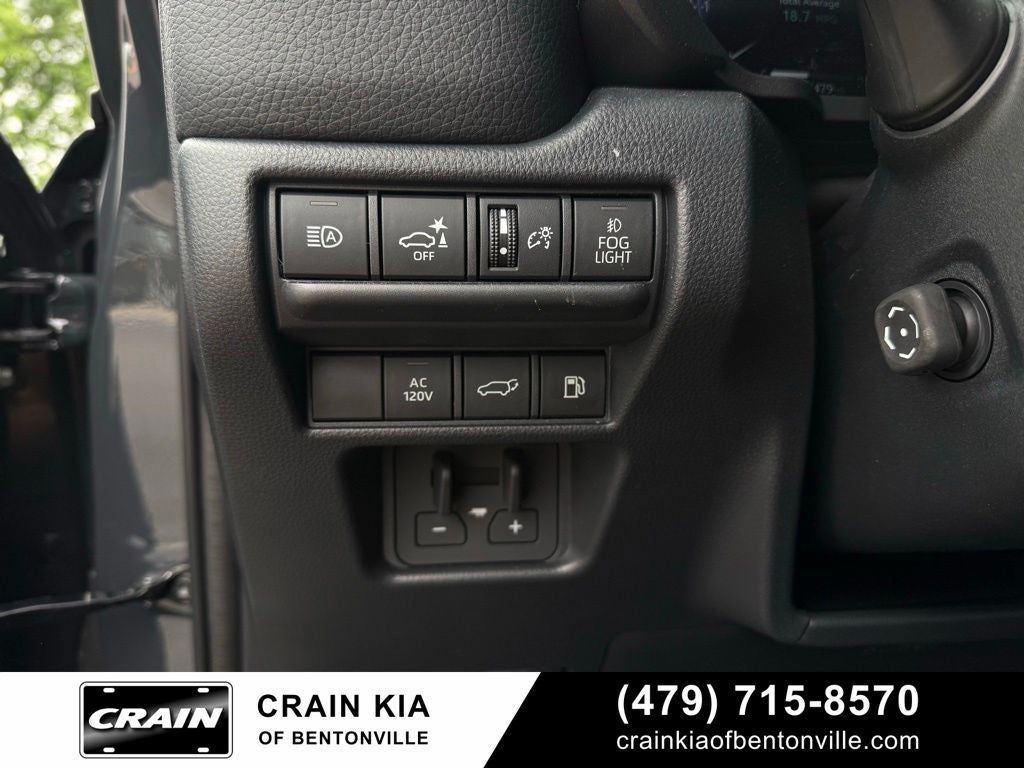 2026 Toyota Land Cruiser Base - 4WD / SUNROOF / CLEAN CARFAX / ONE OWNER
