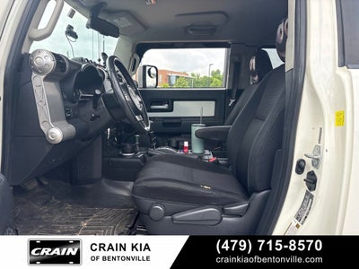 2010 Toyota FJ Cruiser Base - 4WD / CLEAN CARFAX