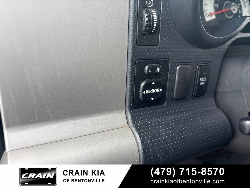 2010 Toyota FJ Cruiser Base - 4WD / CLEAN CARFAX