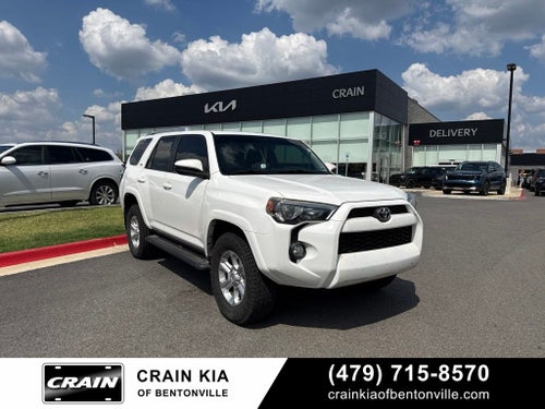 2018 Toyota 4Runner SR5 - 4WD / CLEAN CARFAX