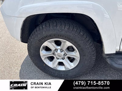 2018 Toyota 4Runner SR5 - 4WD / CLEAN CARFAX