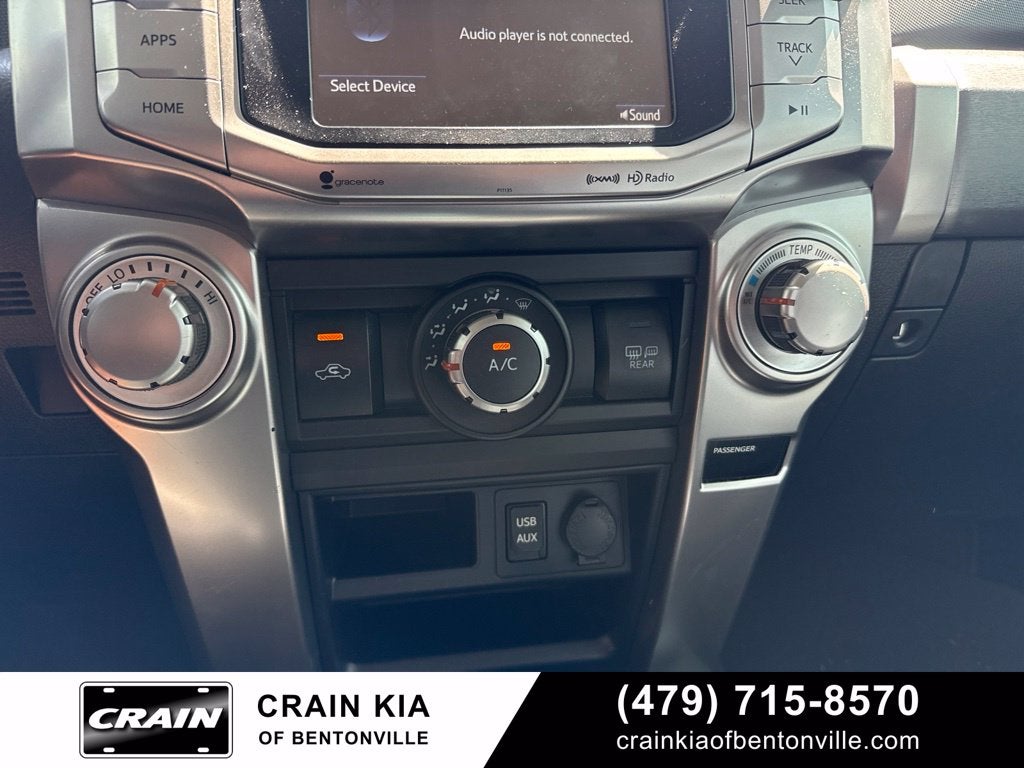 2018 Toyota 4Runner SR5 - 4WD / CLEAN CARFAX