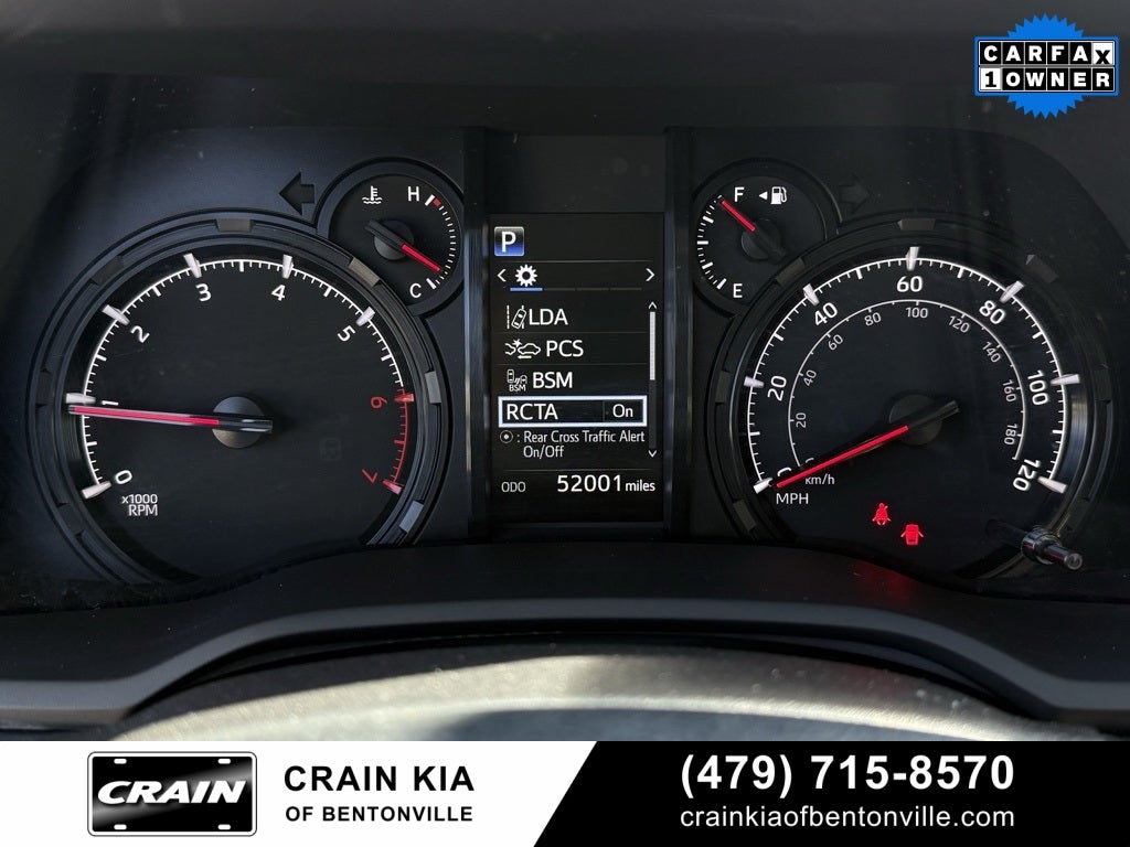 2024 Toyota 4Runner SR5 - 4WD / CLEAN CARFAX / ONE OWNER