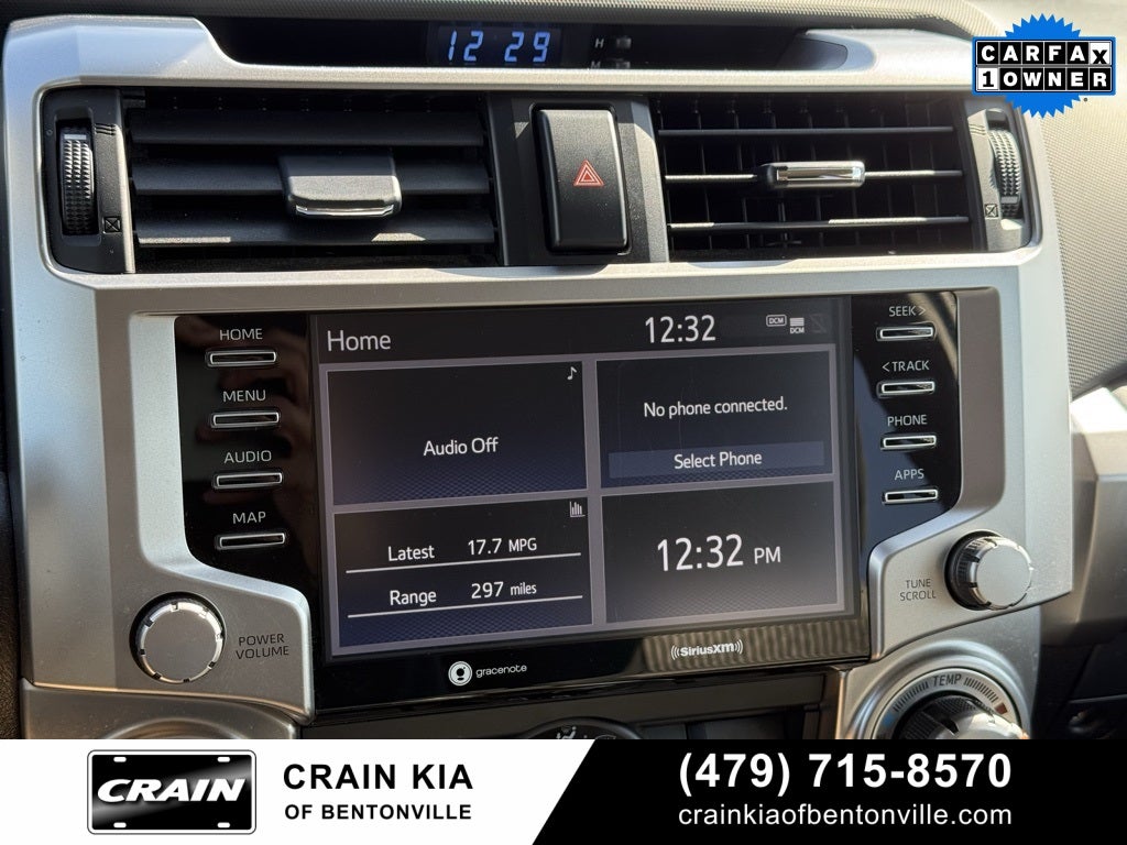 2024 Toyota 4Runner SR5 - 4WD / CLEAN CARFAX / ONE OWNER