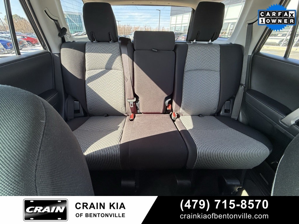 2024 Toyota 4Runner SR5 - 4WD / CLEAN CARFAX / ONE OWNER