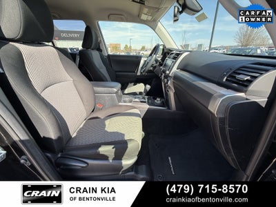 2024 Toyota 4Runner SR5 - 4WD / CLEAN CARFAX / ONE OWNER