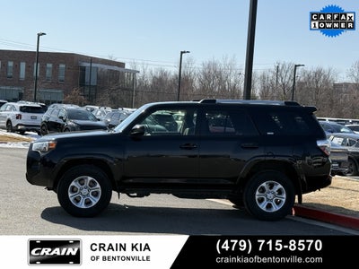 2024 Toyota 4Runner SR5 - 4WD / CLEAN CARFAX / ONE OWNER