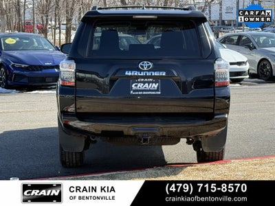 2024 Toyota 4Runner SR5 - 4WD / CLEAN CARFAX / ONE OWNER