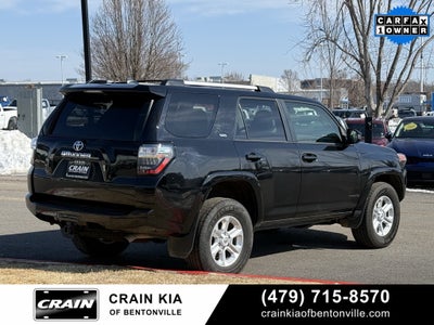 2024 Toyota 4Runner SR5 - 4WD / CLEAN CARFAX / ONE OWNER