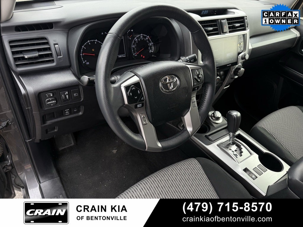 2023 Toyota 4Runner SR5 - 4WD / CLEAN CARFAX / ONE OWNER