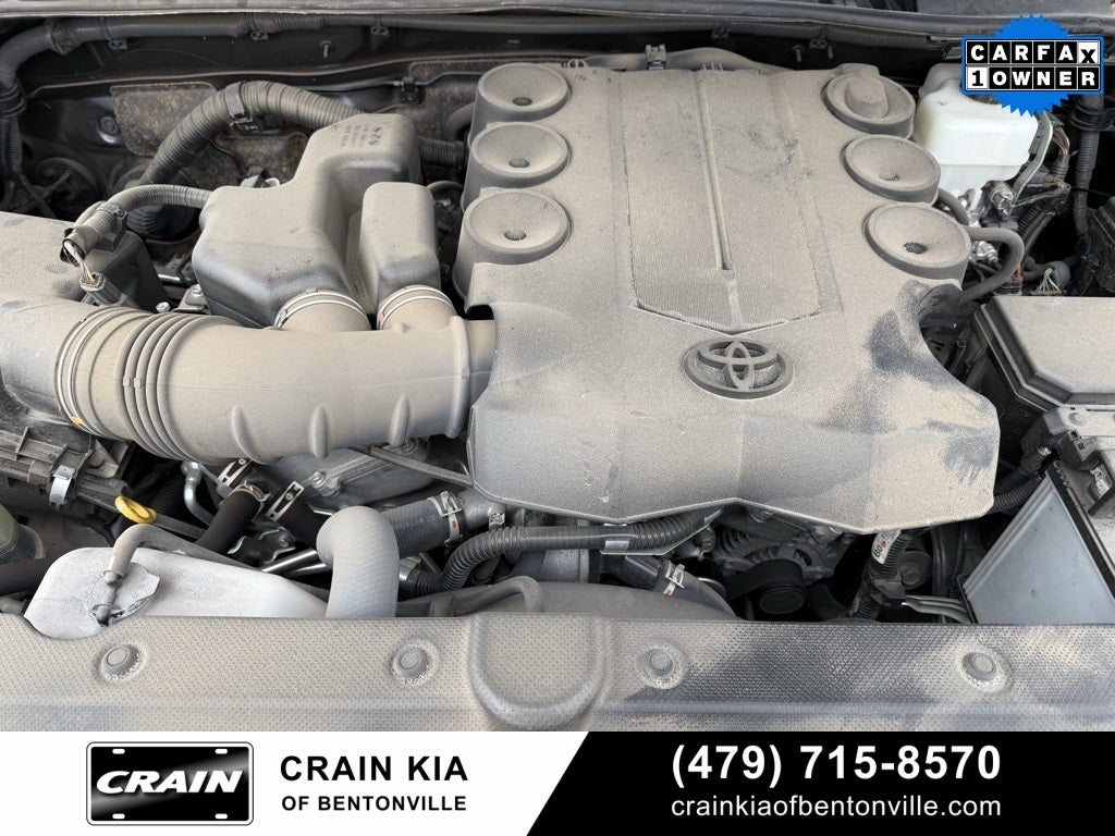 2023 Toyota 4Runner SR5 - 4WD / CLEAN CARFAX / ONE OWNER