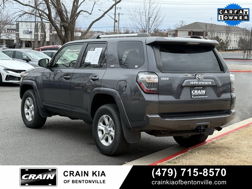 2023 Toyota 4Runner SR5 - 4WD / CLEAN CARFAX / ONE OWNER