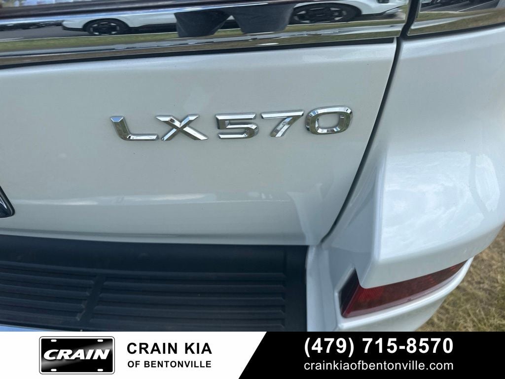 2013 Lexus LX 570 - 4WD / SUNROOF / CLEAN CARFAX