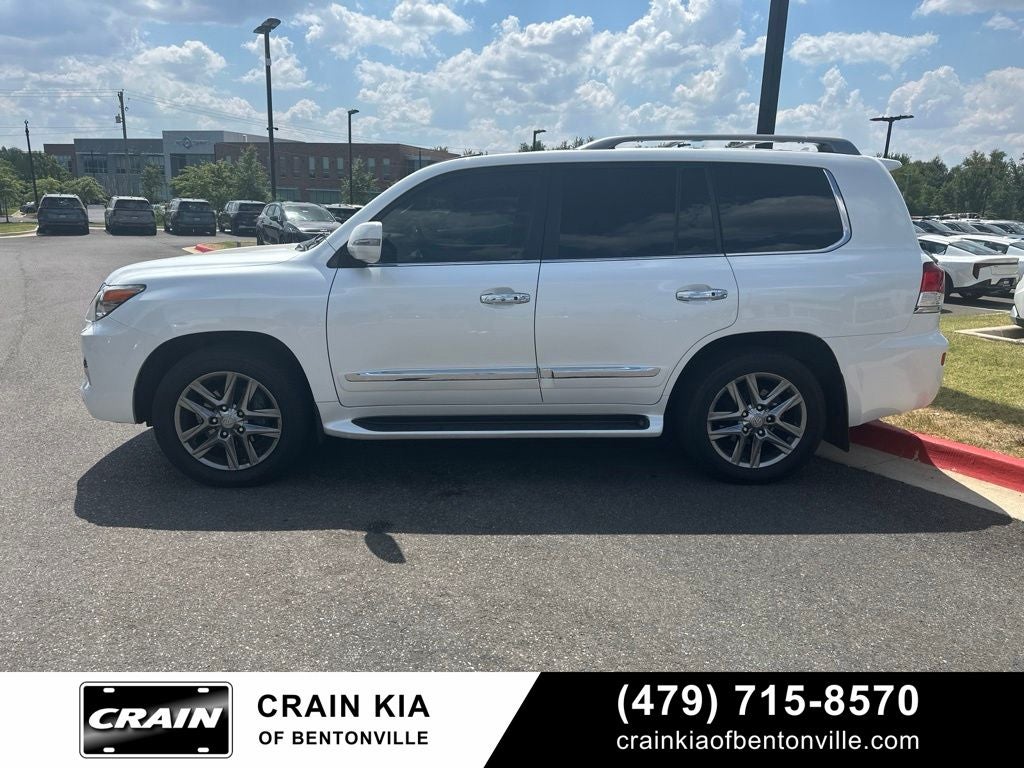 2013 Lexus LX 570 - 4WD / SUNROOF / CLEAN CARFAX