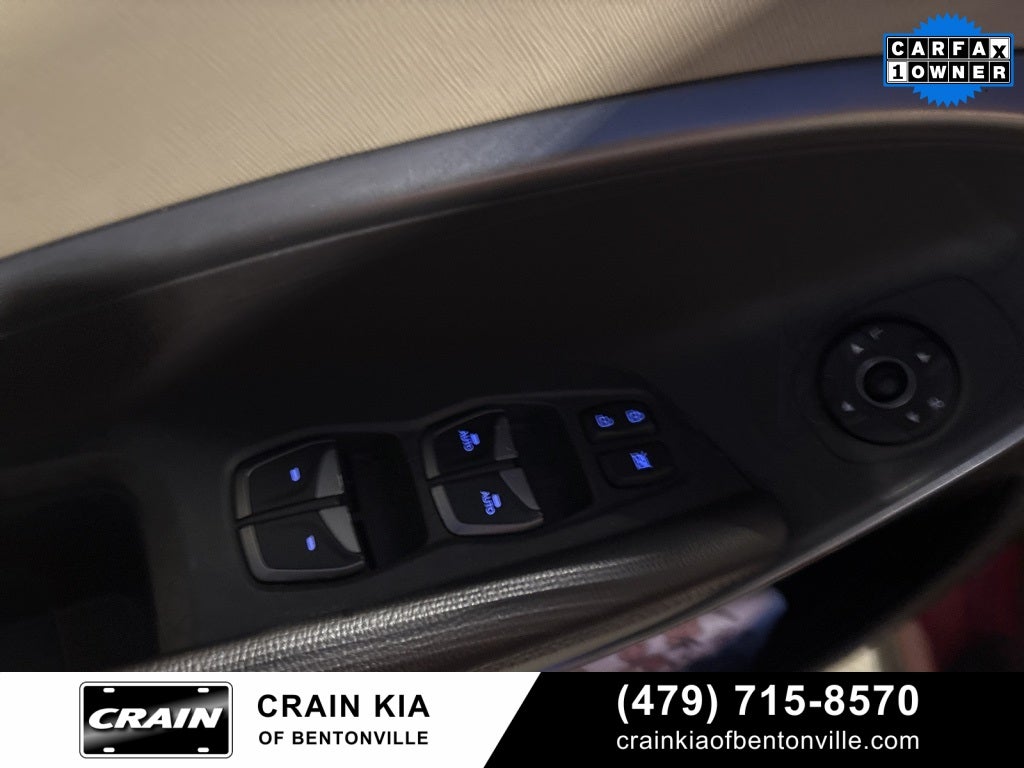 2017 Hyundai Santa Fe Limited - AWD / ONE OWNER / LEATHER