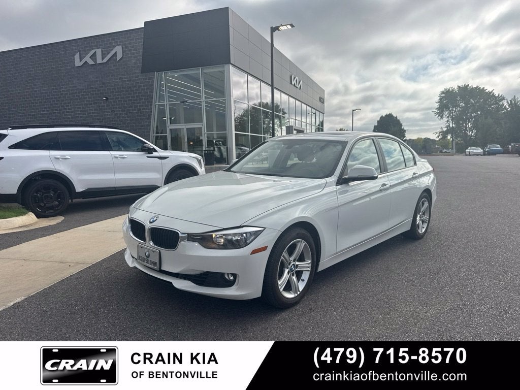 2015 BMW 3 Series 328i xDrive - AWD / SUNROOF