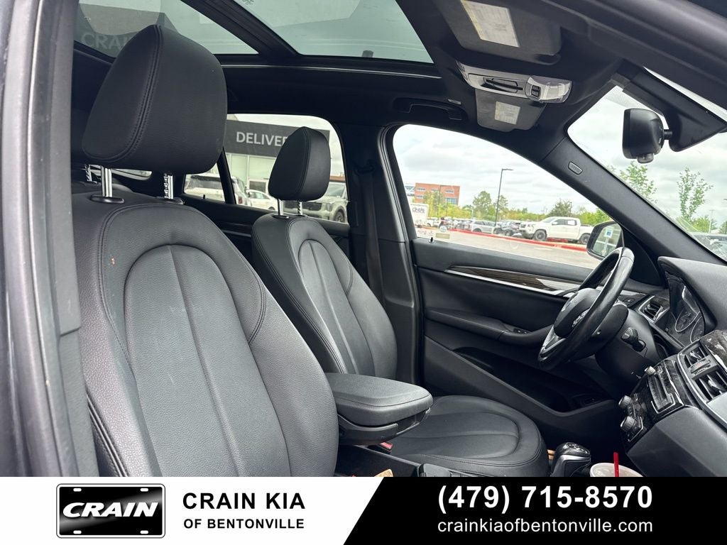 2017 BMW X1 sDrive28i - CLEAN CARFAX / PANORAMIC SUNROOF