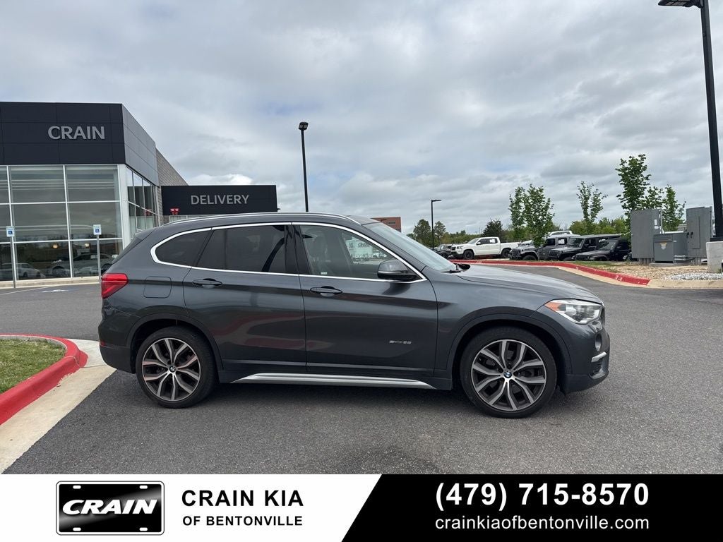 2017 BMW X1 sDrive28i - CLEAN CARFAX / PANORAMIC SUNROOF