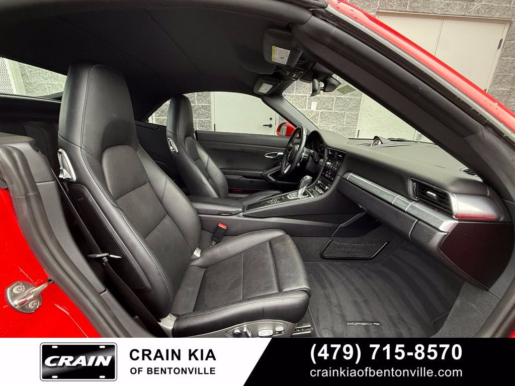 2018 Porsche 911 Carrera