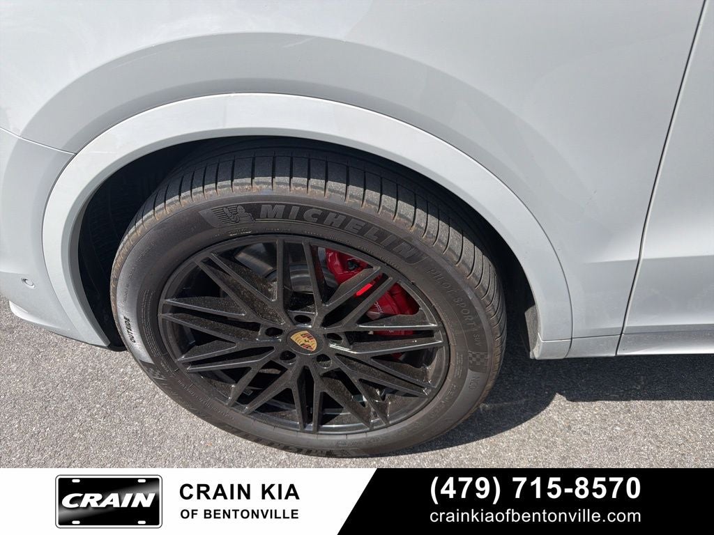 2024 Porsche Cayenne Coupe S - AWD / PANORAMIC SUNROOF / ONE OWNER