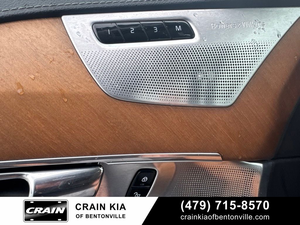 2019 Volvo XC90 T6 Inscription - AWD / PANORAMIC SUNROOF / CLEAN CARFAX