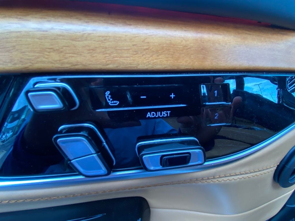 2022 Jeep Grand Wagoneer Series III 4X4 / MOONROOF / NAV