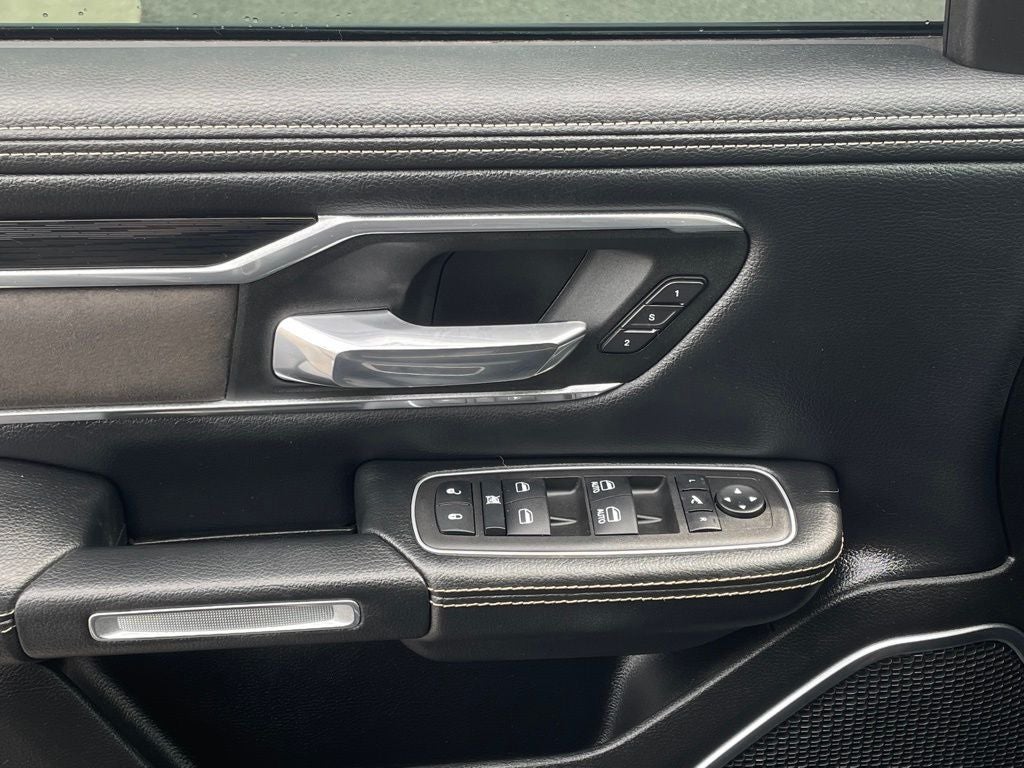 2023 RAM 1500 Laramie HEATED SEATS / NAV / COOLED SEATS