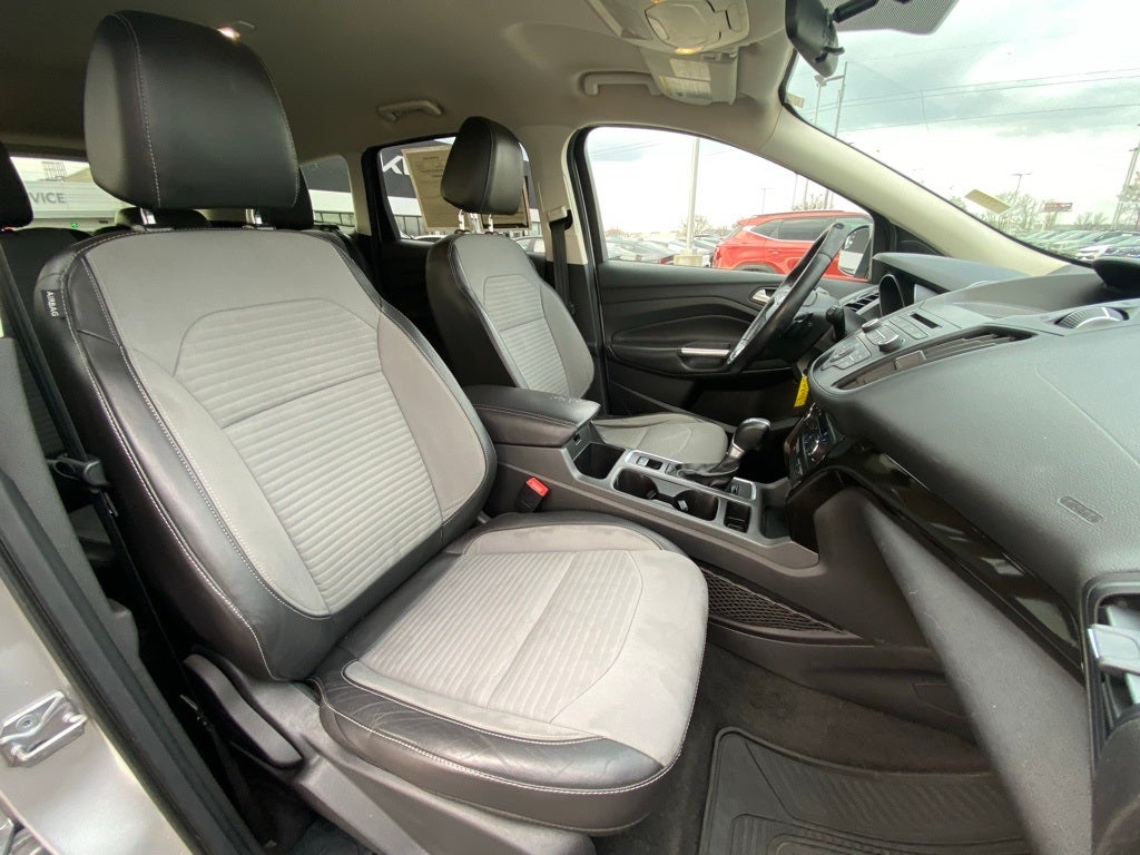 2017 Ford Escape SE FWD / DUAL ZONE AC