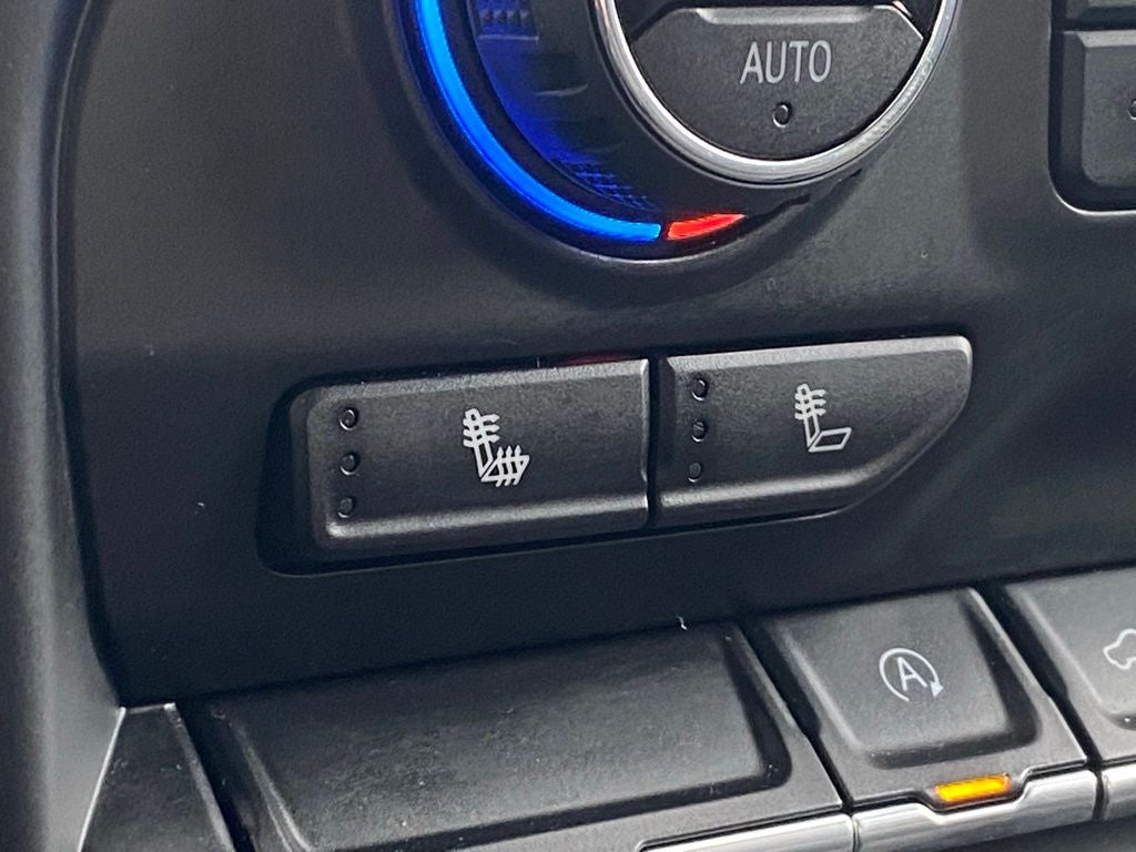 2020 Chevrolet Silverado 1500 LT 4X4 / HEATED SEATS