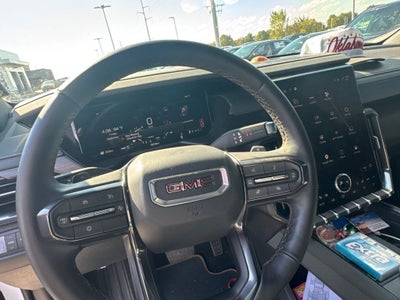 2026 GMC Acadia AT4 ONE OWNER / AWD / HEATED AND COOLED SEATS
