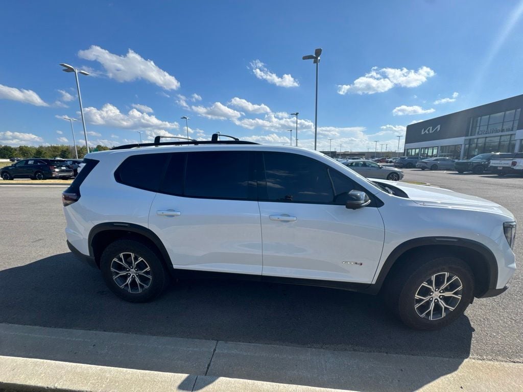 2026 GMC Acadia AT4 ONE OWNER / AWD / HEATED AND COOLED SEATS