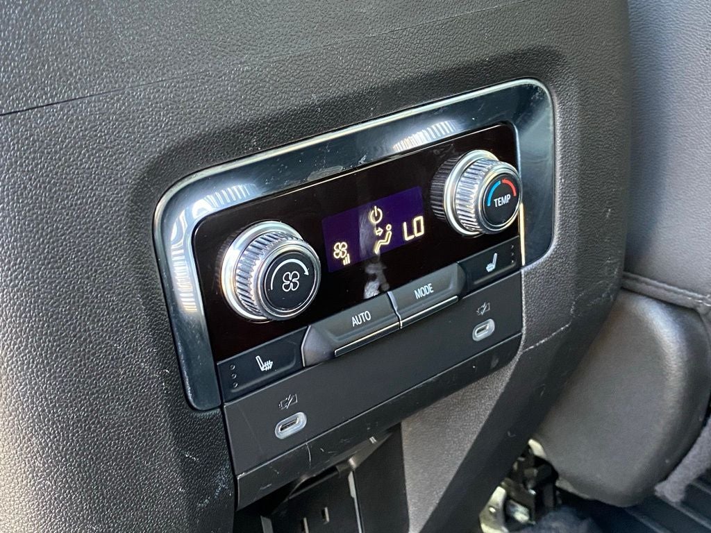 2022 GMC Yukon XL AT4 4X4 / ONE OWNER