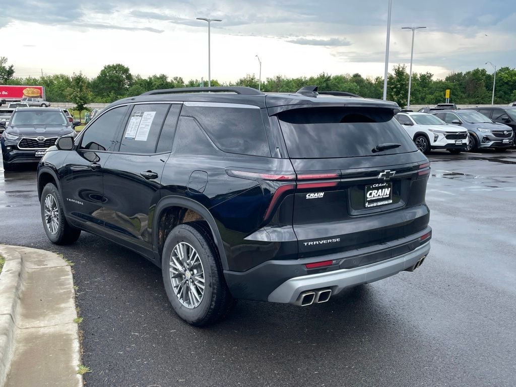 2025 Chevrolet Traverse LT