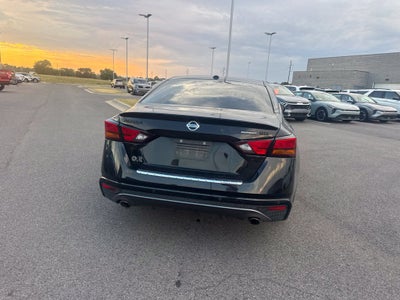 2022 Nissan Altima 2.5 SR
