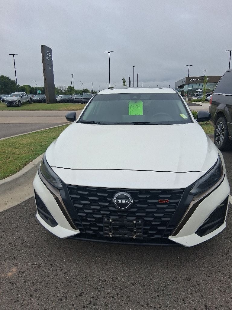 2023 Nissan Altima 2.5 SR MOONROOF / HEATED SEATS