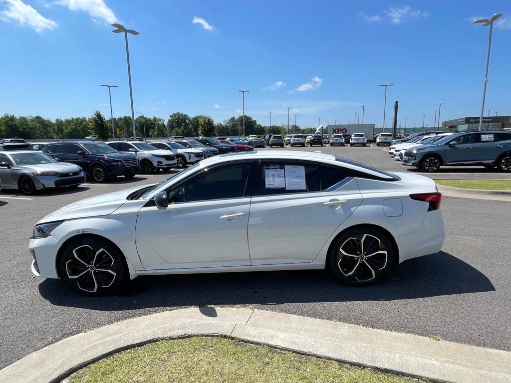 2023 Nissan Altima 2.5 SR MOONROOF / HEATED SEATS