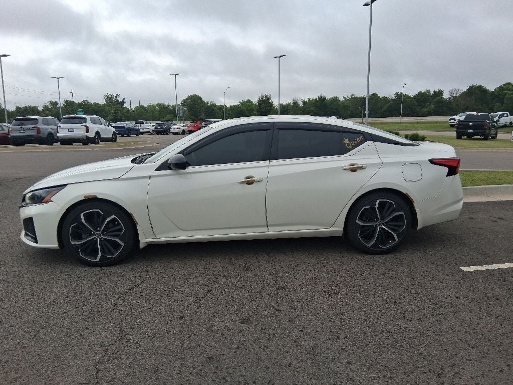 2023 Nissan Altima 2.5 SR MOONROOF / HEATED SEATS