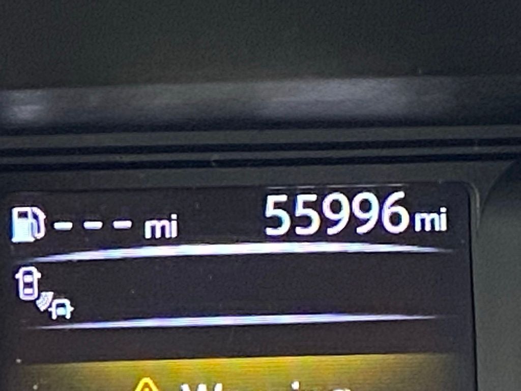 2018 Nissan Titan SV 4X4 / NAV / HEATED SEATS