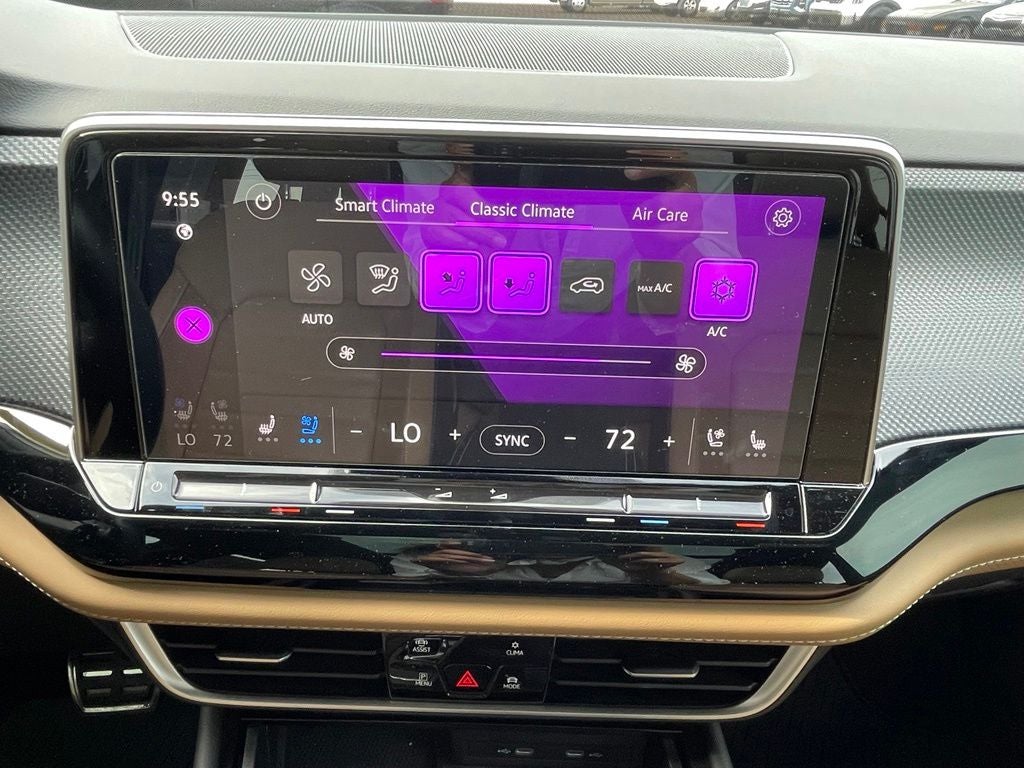 2024 Volkswagen Atlas Cross Sport 2.0T SEL R-Line