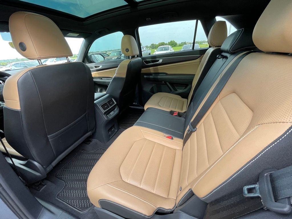 2024 Volkswagen Atlas Cross Sport 2.0T SEL R-Line