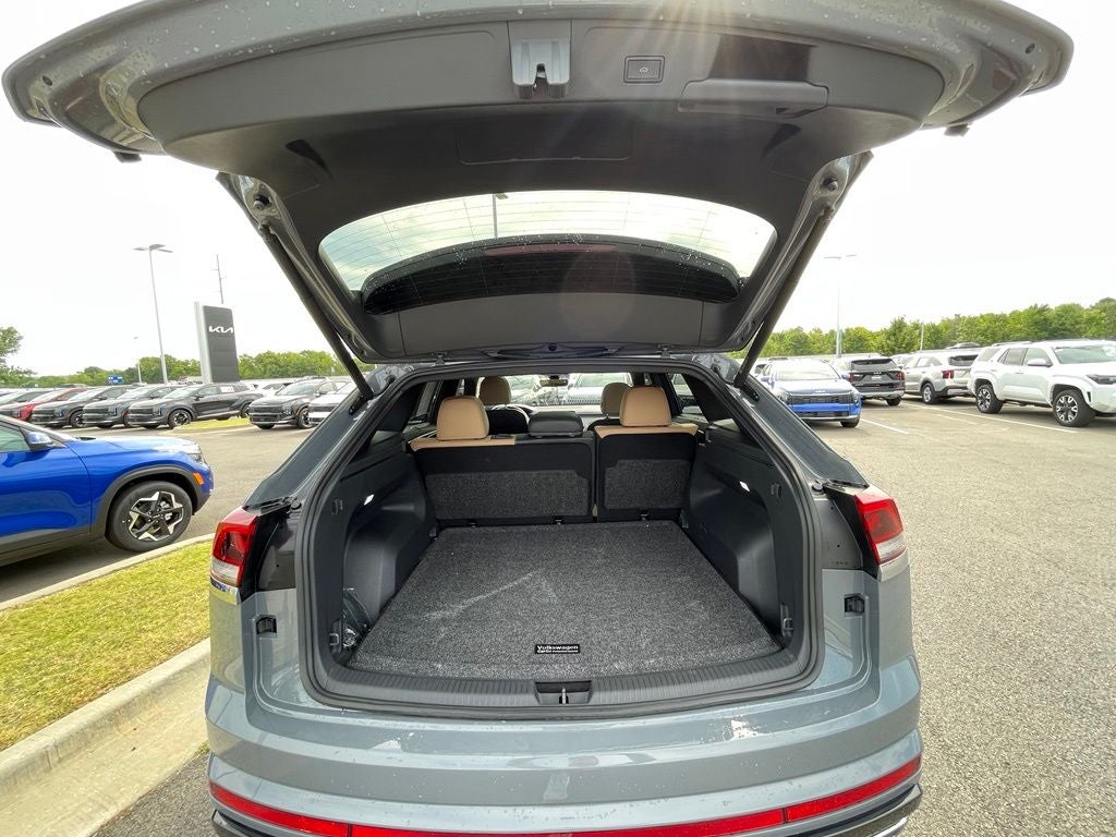 2024 Volkswagen Atlas Cross Sport 2.0T SEL R-Line