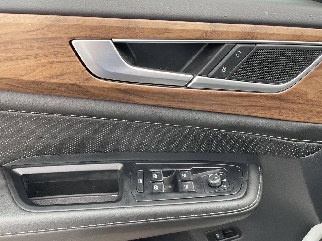 2025 Volkswagen Atlas 2.0T SE w/Technology ONE OWNER / HEATED SEATS