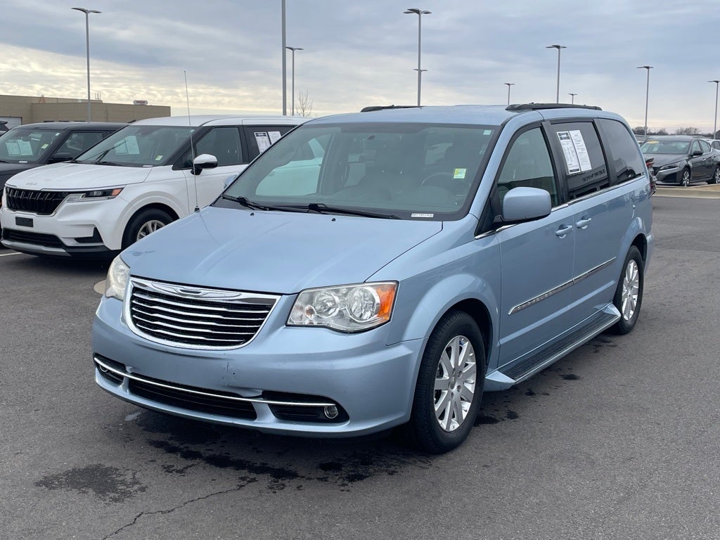 2013 Chrysler Town & Country Touring CLEAN CARFAX / LOW PAYMENTS