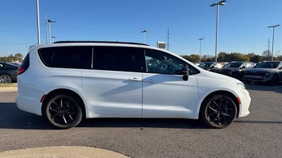 2024 Chrysler Pacifica Touring L HEATED SEATS / LEATHER / 3RD ROW